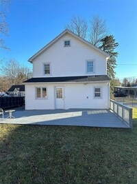 Building Photo - 13 Farries Ave