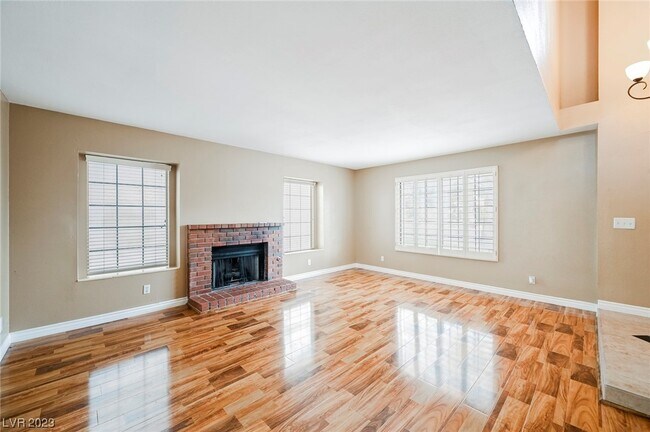 Building Photo - 109 Elegante Way