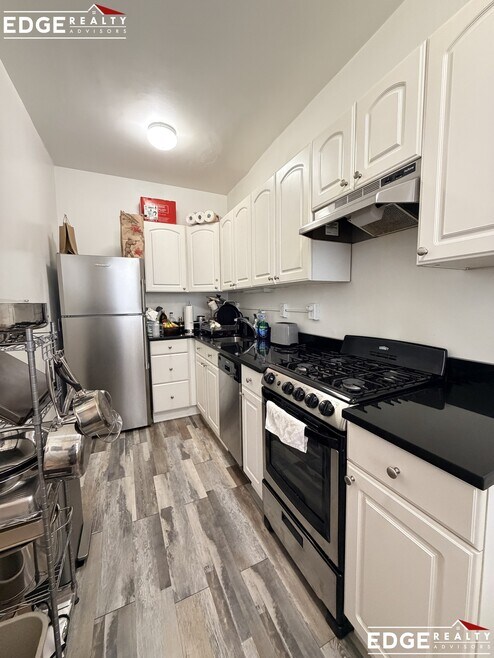 Building Photo - 120 Brainerd Rd