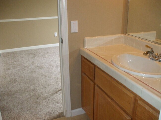 Building Photo - Swan Lake - Gated in Granite Bay