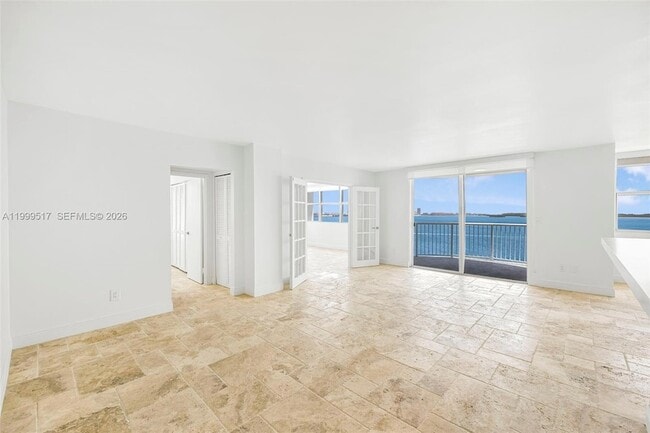 Building Photo - 1420 Brickell Bay Dr