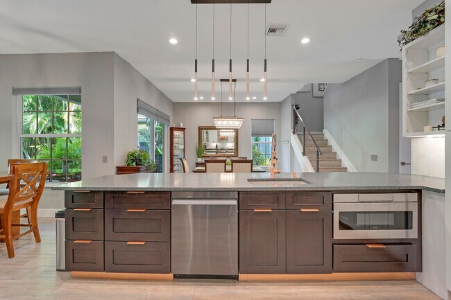 Building Photo - 127 Via Castilla