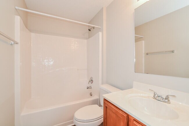 Building Photo - 242 Pine Shadow Ln