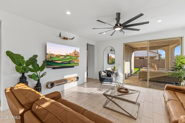 Building Photo - 5419 W Las Palmaritas Dr