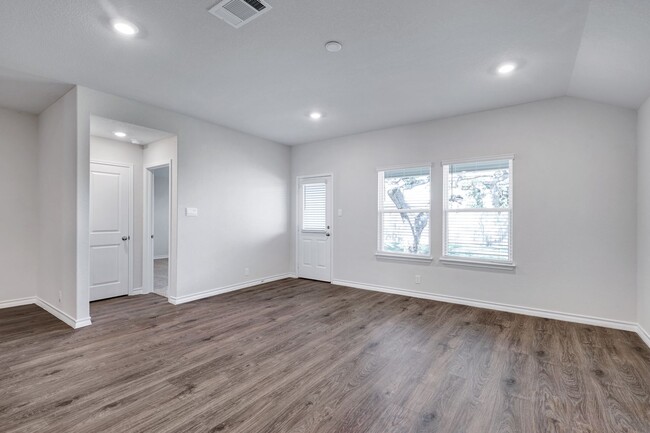 Building Photo - Brookstone Creek