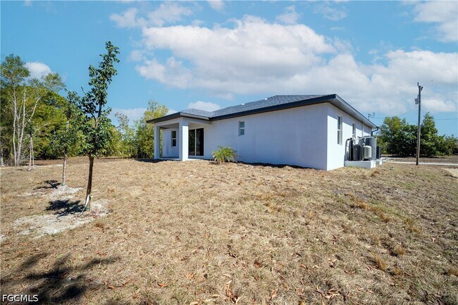 Building Photo - 4730 NW 38th Pl