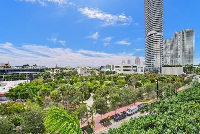 Building Photo - 650 West Ave