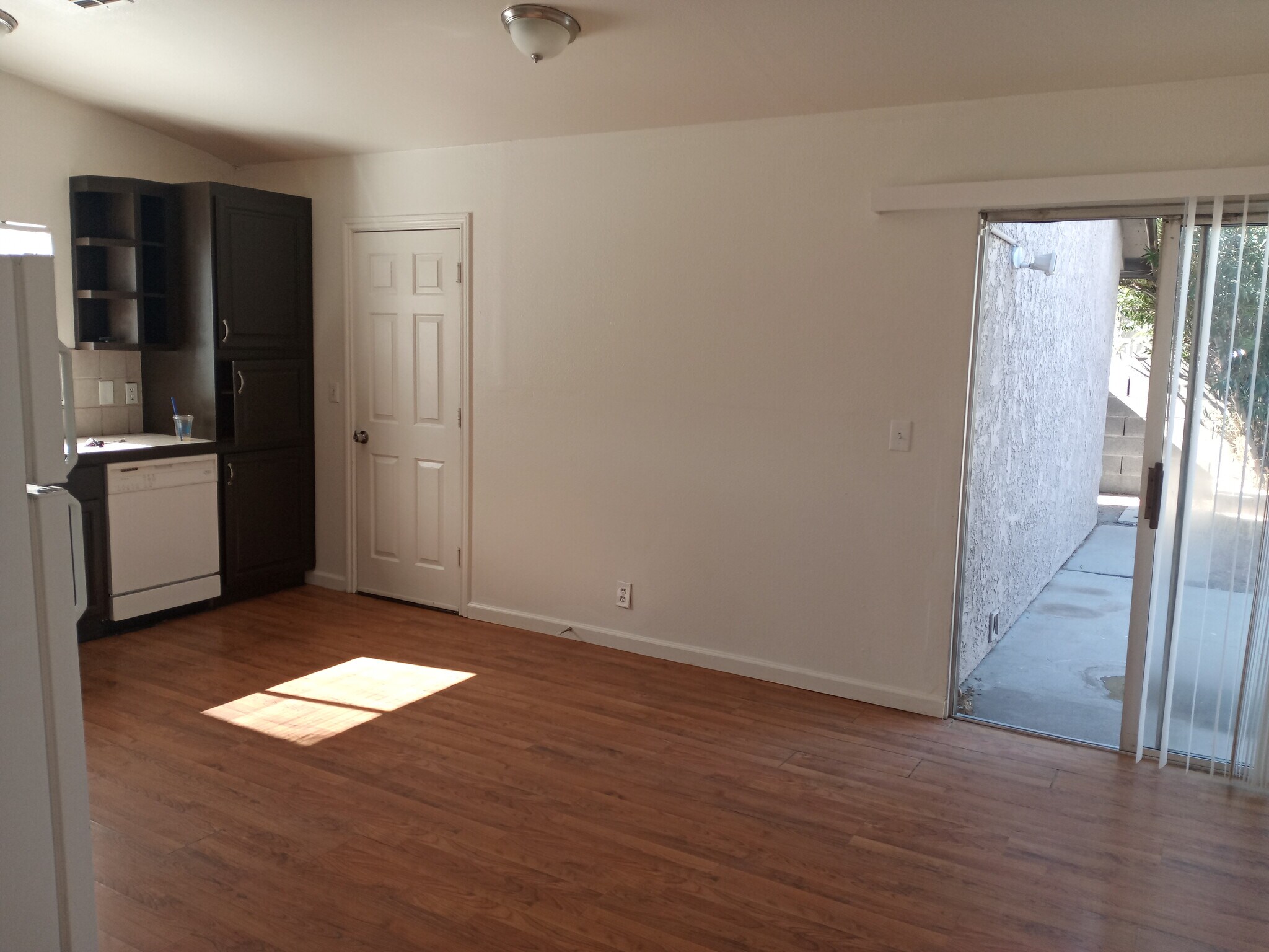 Building Photo - 6570 Mountainwood Ln