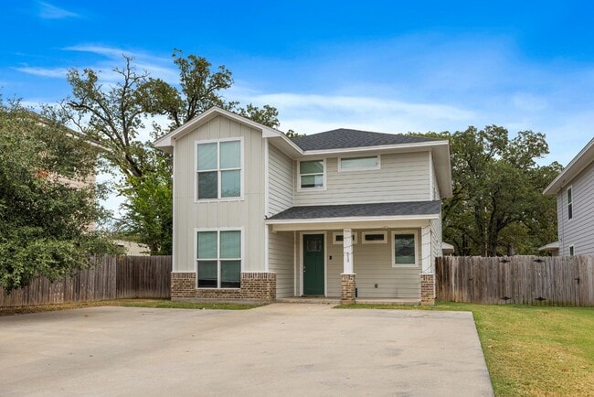 Primary Photo - 313 Fairway Dr