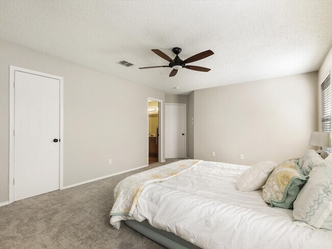 Building Photo - 8212 Canoe Ridge Ln