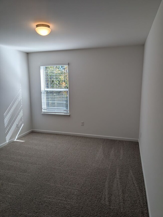 Building Photo - NEW Stonebridge Golf Course Views - AVAILA...