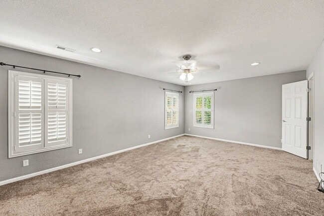 Building Photo - 6238 Wescroft Ave