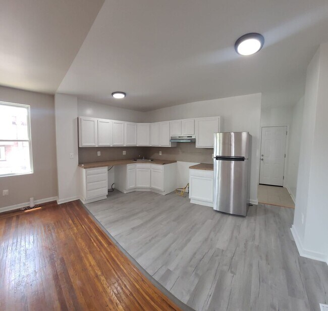 Building Photo - Very big and beautiful West Philadelphia E...