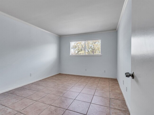 Building Photo - 5230 Arboles Dr