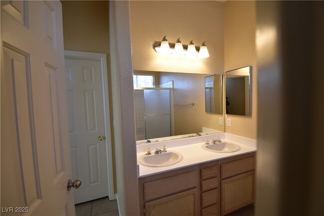 Building Photo - 1691 Home Ct