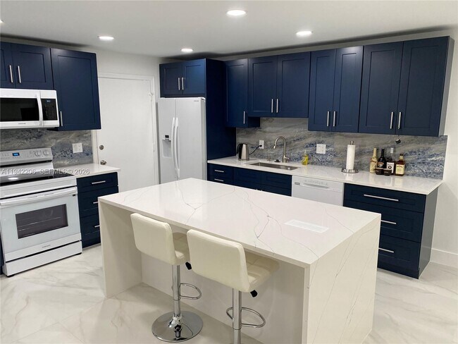 Building Photo - 22615 SW 66th Ave