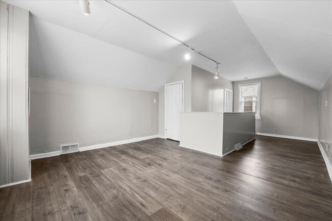 Building Photo - 16283 Carlisle St