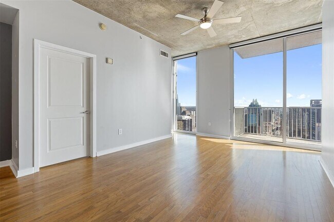 Building Photo - 360 Nueces St