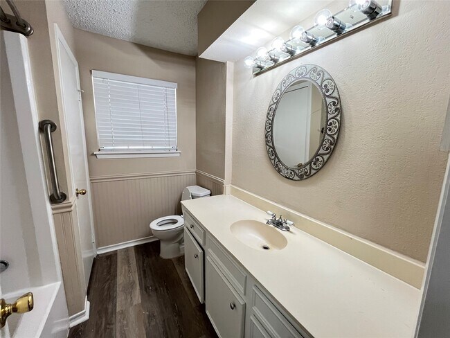 Building Photo - 6902 Feather Creek Dr