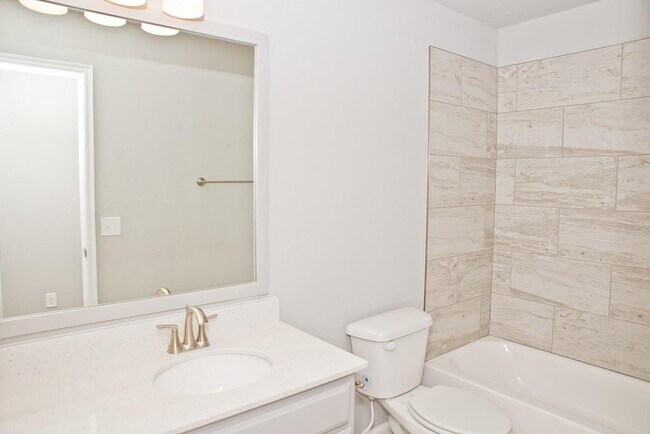 Building Photo - 1005 SW 140th St