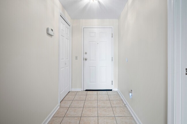 Building Photo - 301 Beacon Ridge Dr