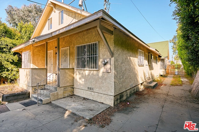 Building Photo - 1253 Keniston Ave