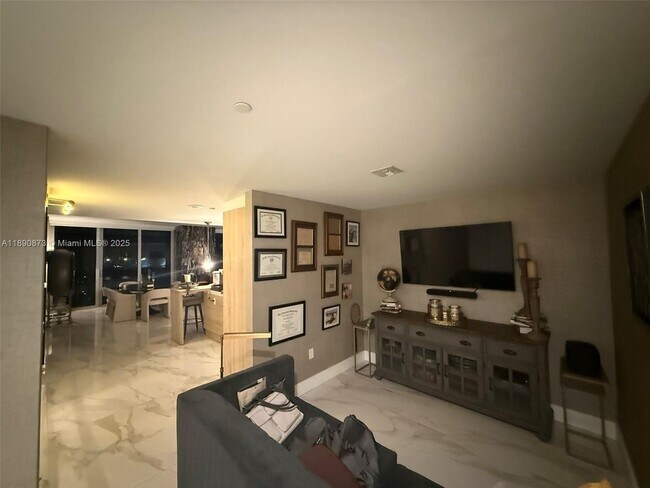 Building Photo - 16385 Biscayne Blvd