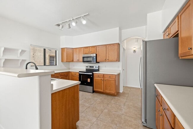 Building Photo - 3 Bedroom Home Located in Sycamore Park