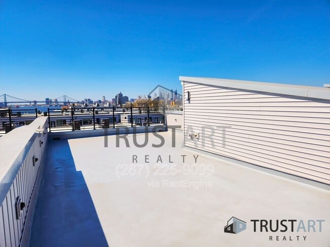 Building Photo - 3150 N Park Ave