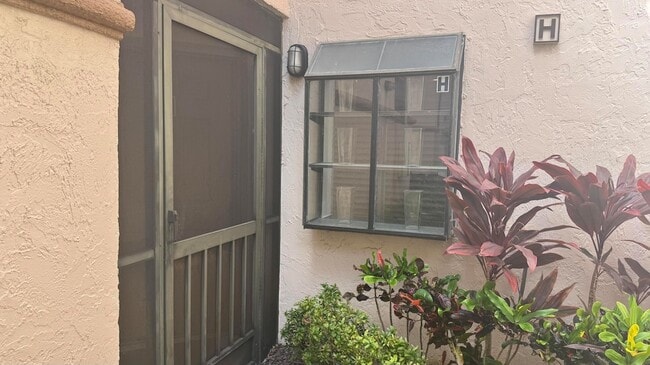 Building Photo - 5195 Europa Dr