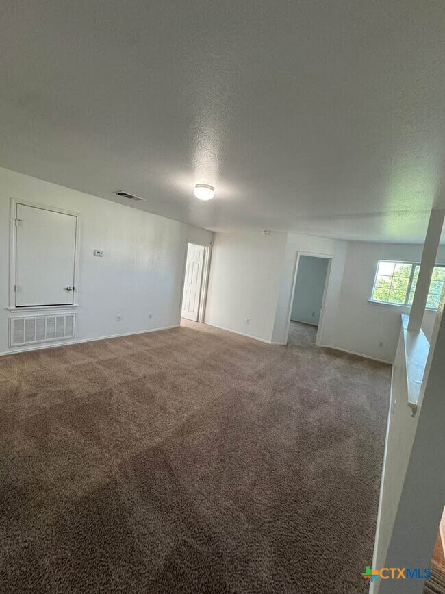 Building Photo - 102 W Orion Dr