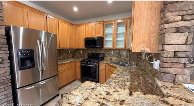 Building Photo - 75 N Valle Verde Dr