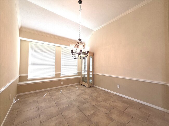 Building Photo - 9630 Green Valley Ln