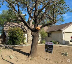 Building Photo - REDUCED!! Great Location in College Green...