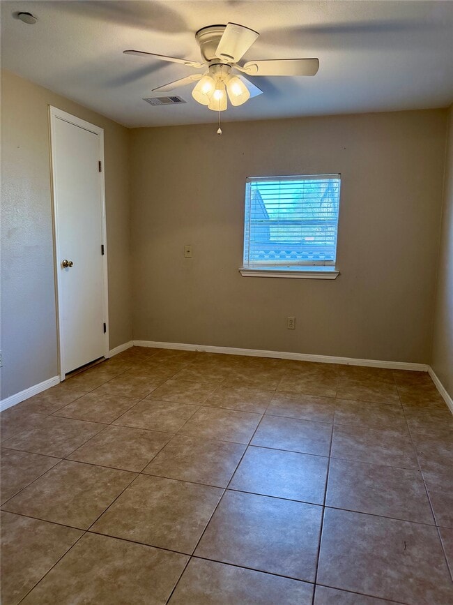 Building Photo - 300 Avenue C