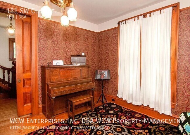 Building Photo - 131 SW Clay St