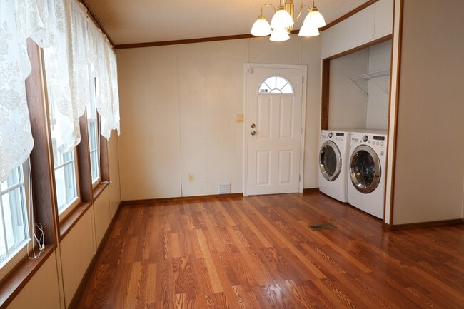 Building Photo - 922 Moss Oak Ct