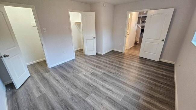 Building Photo - 9327 Leader St