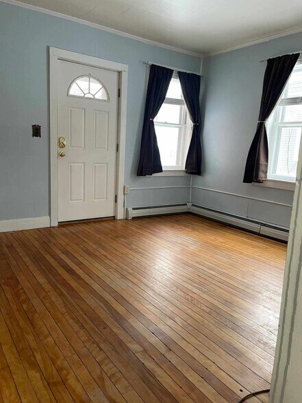 Building Photo - 87 Lincoln Ave