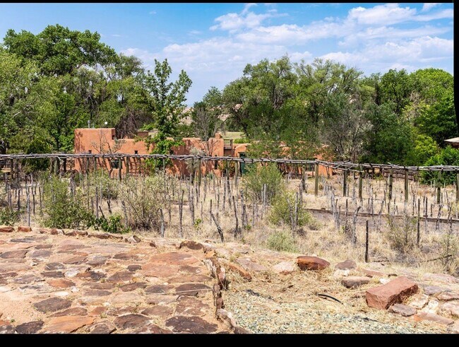 Building Photo - 18 A Destierro Trail