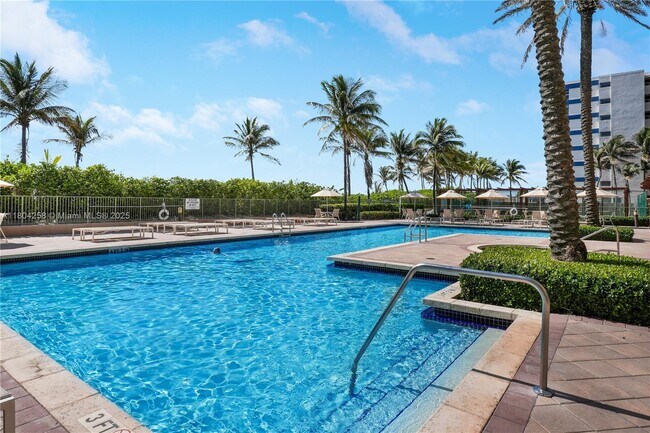 Building Photo - 2080 S Ocean Dr