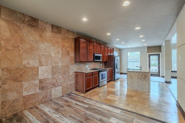 Building Photo - 42 Rocky Point Ct