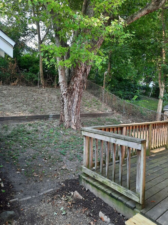 Building Photo - Lovely 3 bedroom 1 bath home