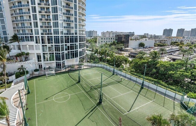 Building Photo - 18101 Collins Ave