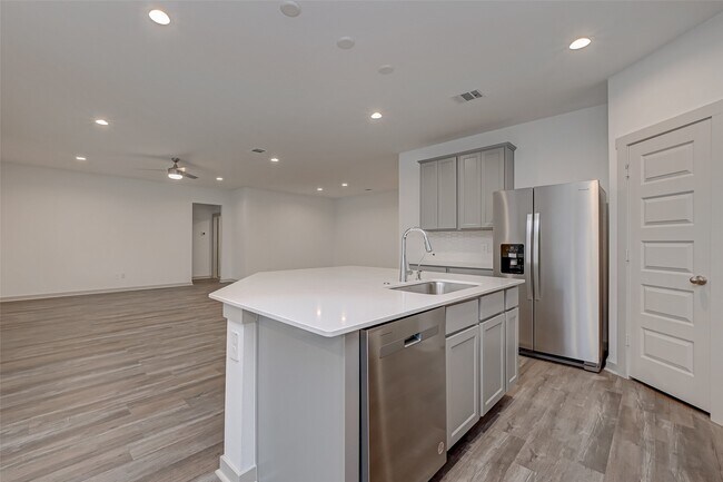 Building Photo - 1203 Hyde Lk Ln