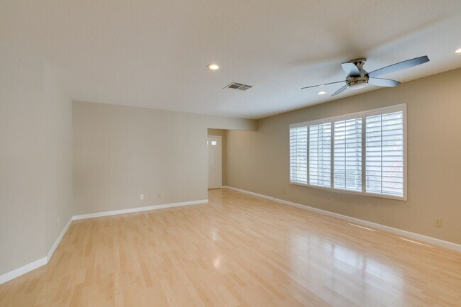 Building Photo - Beautiful Summerlin Home – 3 Bed, 2.5 Bath...