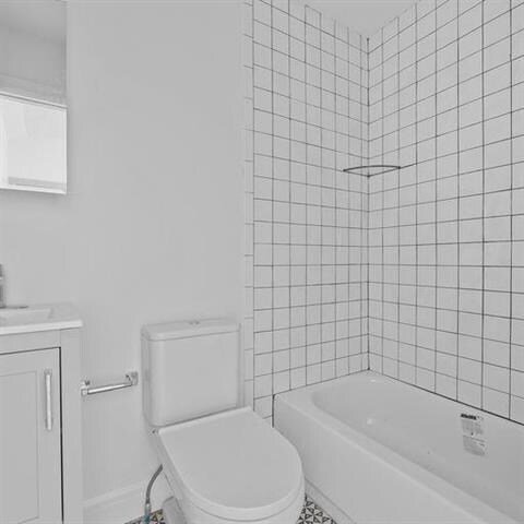 Building Photo - 139 39th St