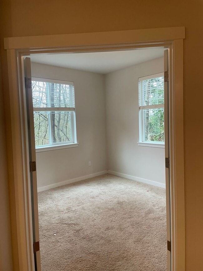 Building Photo - 2 bed/1 bath in Southeast Redmond