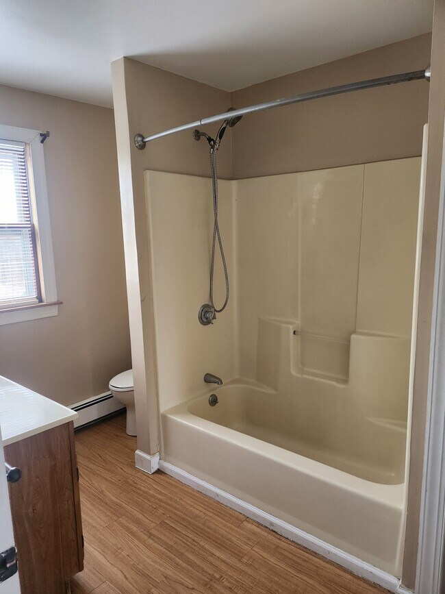 Building Photo - 103 Saint Paul St