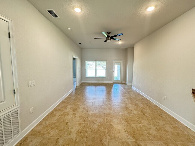 Building Photo - Coming Soon! Beautiful 4 Bedroom 2 Bathroom Single Family in Winter Haven Gated Community